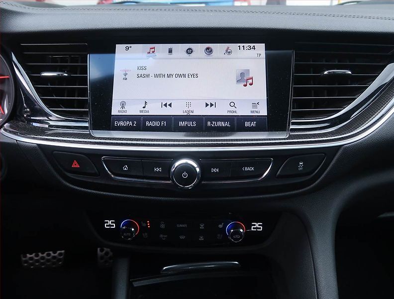 Opel Insignia (2018) 2.0 BiTurbo CDTI, 4X4 - fotka 12 z 18