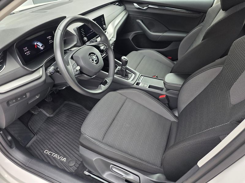 Škoda Octavia (2023) 2.0TDI AMBITION 1.MAJITEL ČR - fotka 7 z 20