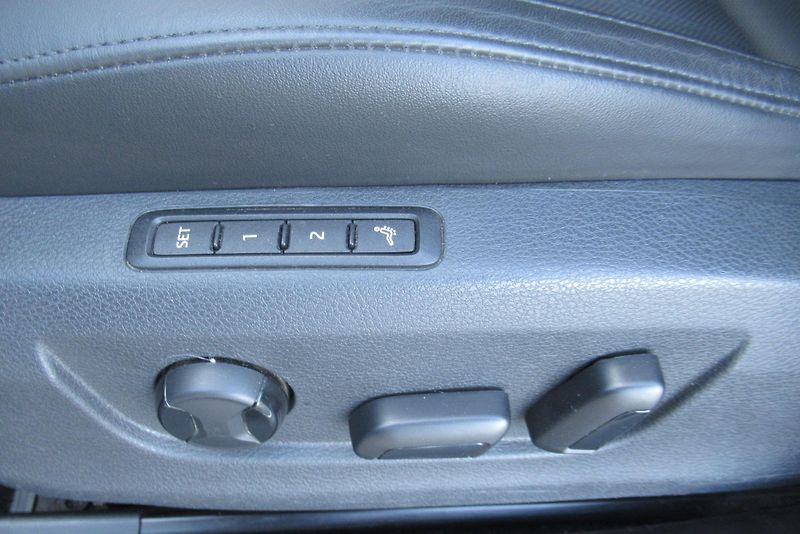 Škoda Superb 2.0 TDI DSG L&K TAŽNÉ - fotka 28 z 41