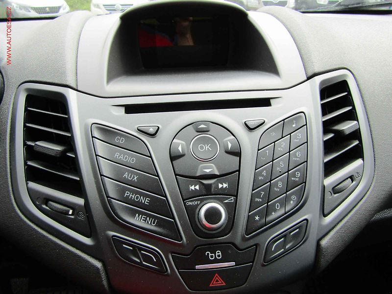 Ford Fiesta (2015) 1.2i, ČR, AC - fotka 12 z 17