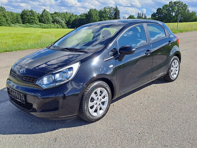 Kia Rio 1.3 PĚKNÝ STAV 1. MAJITEL - fotka 1 z 34