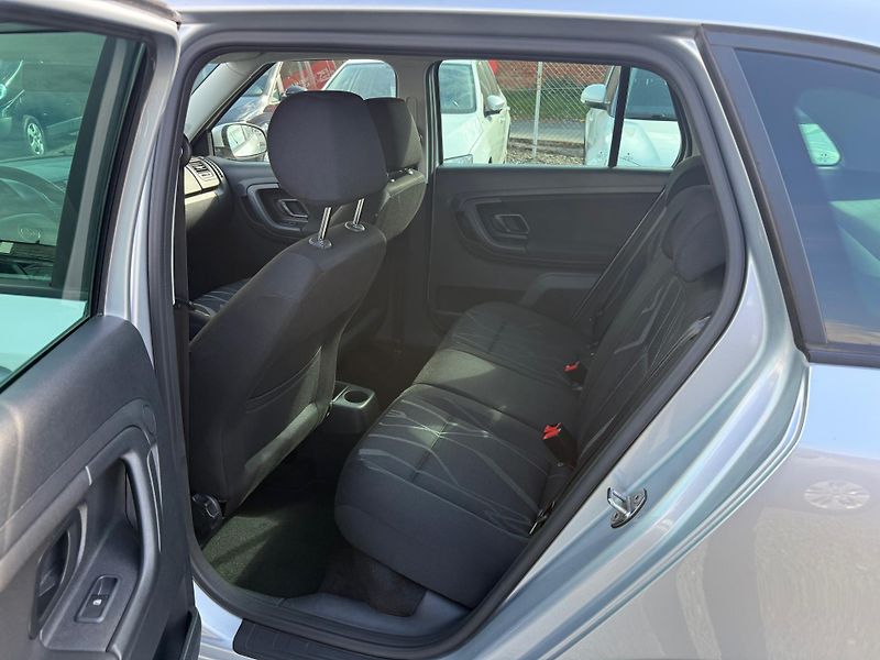 Škoda Fabia 1.2 TSI FRESH - fotka 9 z 13