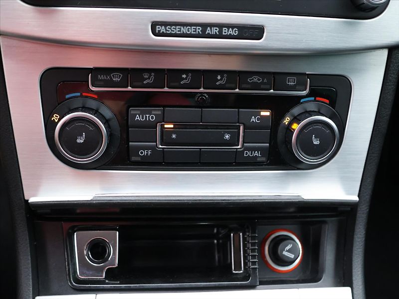 Volkswagen Passat CC 2,0 TSI Sport 147kW M6F - fotka 17 z 26
