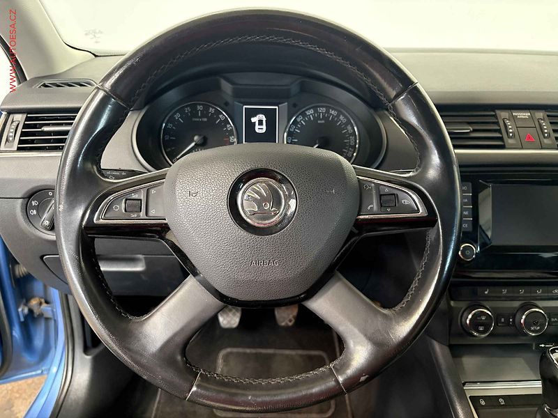 Škoda Octavia (2013) 2.0 TDi 4x4, Elegance, park - fotka 14 z 14
