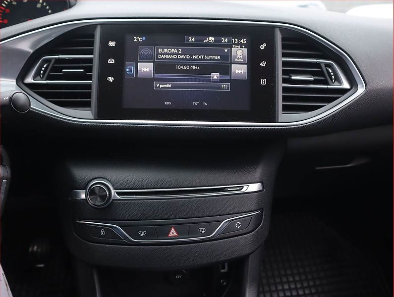Peugeot 308 (2017) 1.6 BlueHDi, Serv.kniha - fotka 12 z 17