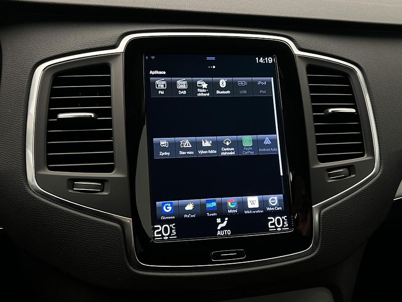 Volvo XC90 B5 AWD MOMENTUM AUT CZ - fotka 31 z 37