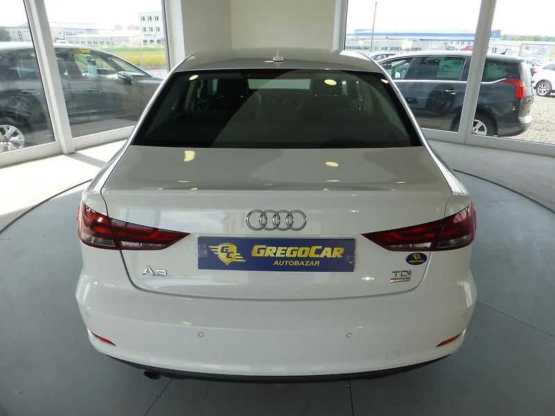 Audi A3 (2013) 2,0TDI-110KW**NAVIGACE**PARK.S - fotka 6 z 24