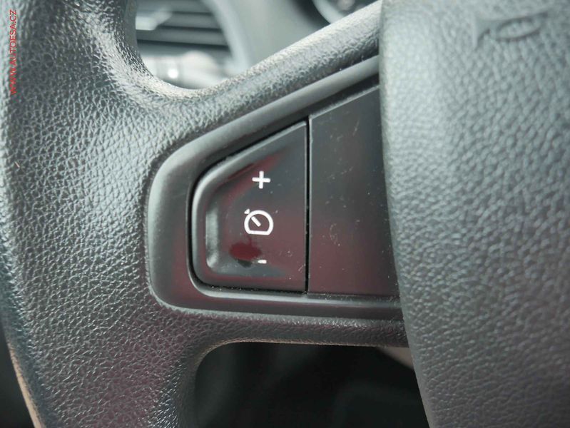 Renault Mégane (2010) 1.6i, ČR, autoAC, temp - fotka 13 z 15
