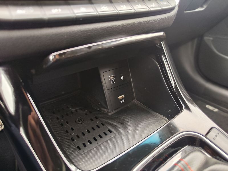 Hyundai i30 1.5 T-GDI/103kW N-Line DCT - fotka 22 z 35
