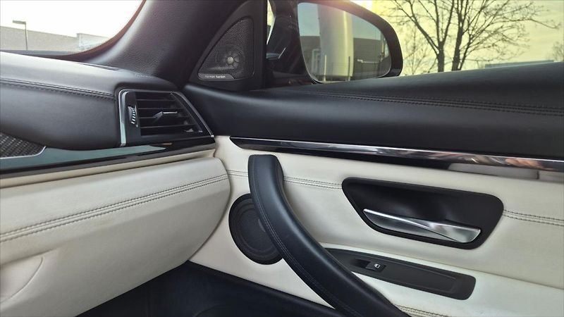 BMW M4 3,0 317 Kw Cabrio DPH REMUS - fotka 19 z 22