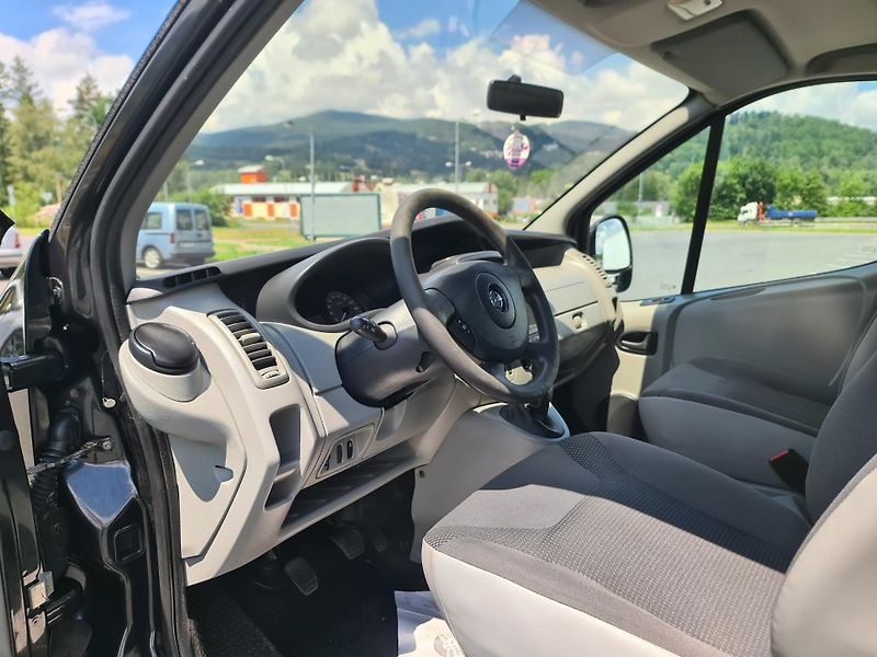 Opel Vivaro (2011) 2.0 CDTi 84-KW 8-MÍST KLIMA TE - fotka 30 z 39