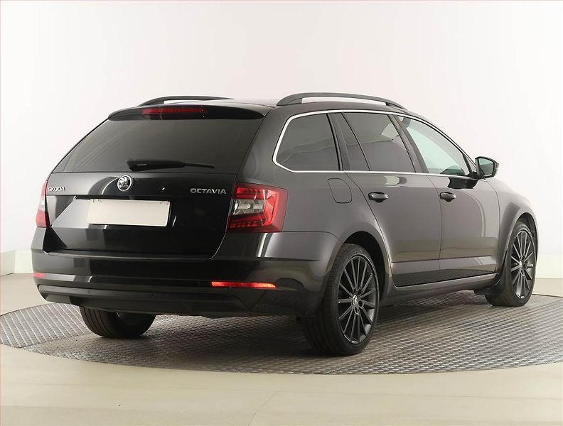 Škoda Octavia (2017) Style Plus 1.6 TDI, Tempomat - fotka 5 z 23
