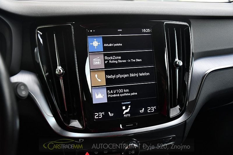 Volvo V60 2,0 T6 186kW PHEV TWIN ENGINE - fotka 30 z 51