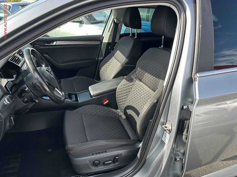 Škoda Superb (2016) 2.0 TDi 4x4, Style, DSG - fotka 9 z 19