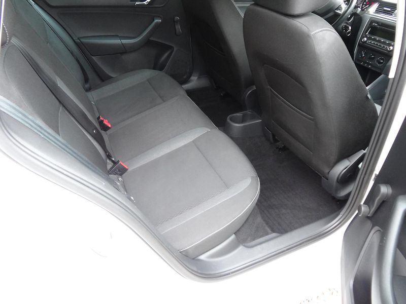 Škoda Rapid 1.2TSi 2xlitá kola zim.+let.pn - fotka 6 z 9