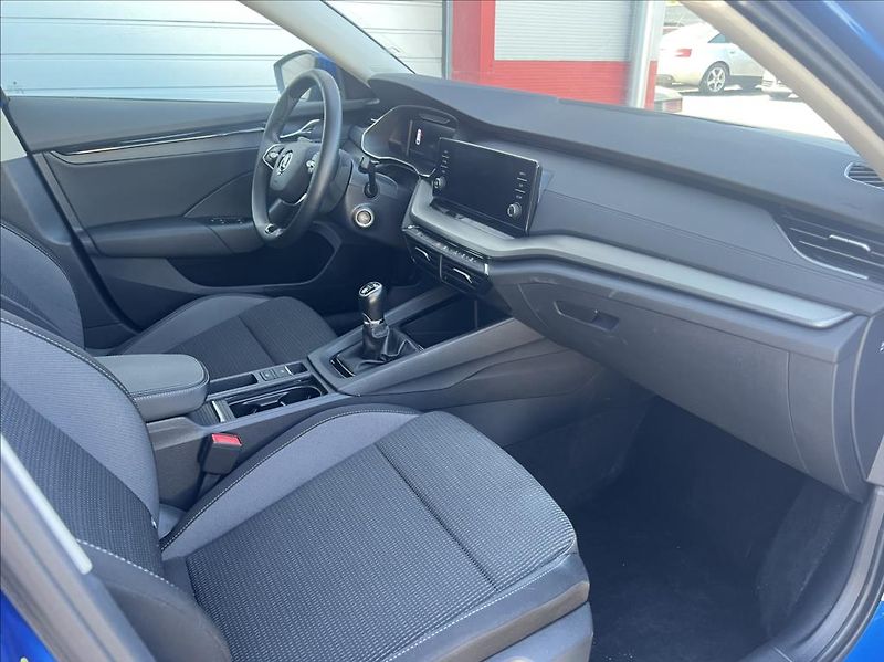Škoda Octavia 2,0 TDI 85kW Ambition Combi - fotka 21 z 31