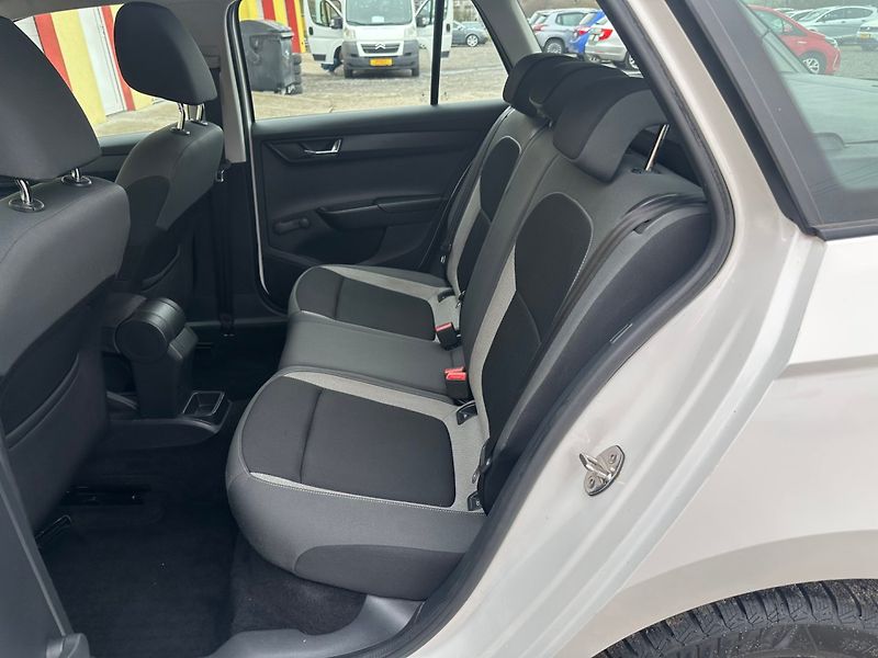 Škoda Fabia 1.4 TDi 1MAJ/ČR/DPH/Tempomat - fotka 12 z 36
