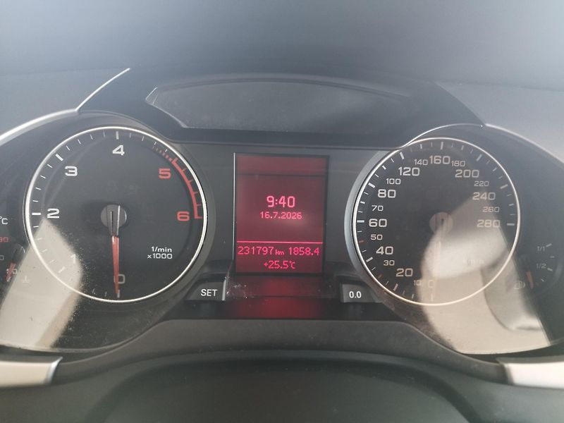 Audi A4 Allroad (2012) 2,0TDI,LED,ALU,TAŽNÝ,MAN,4X4 - fotka 23 z 25