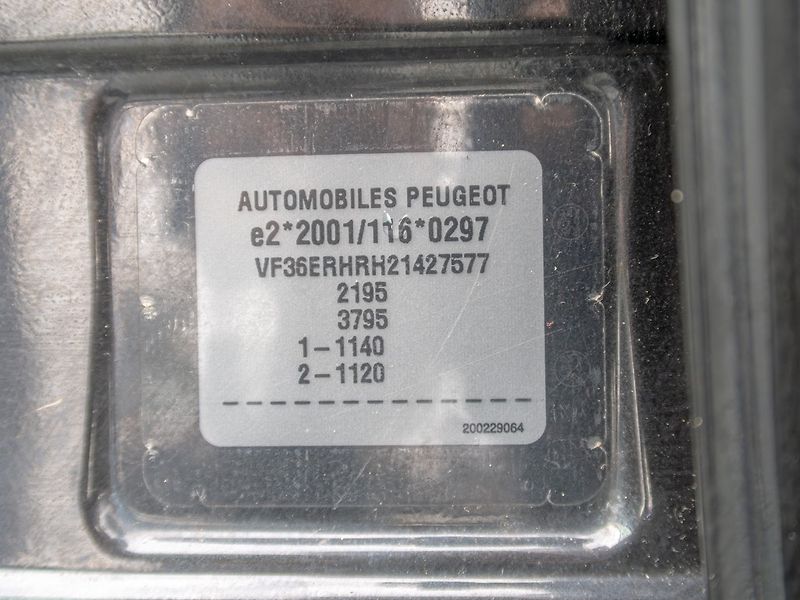 Peugeot 407 (2006) 2.0HDI 100KW – PANORAMA - fotka 39 z 40