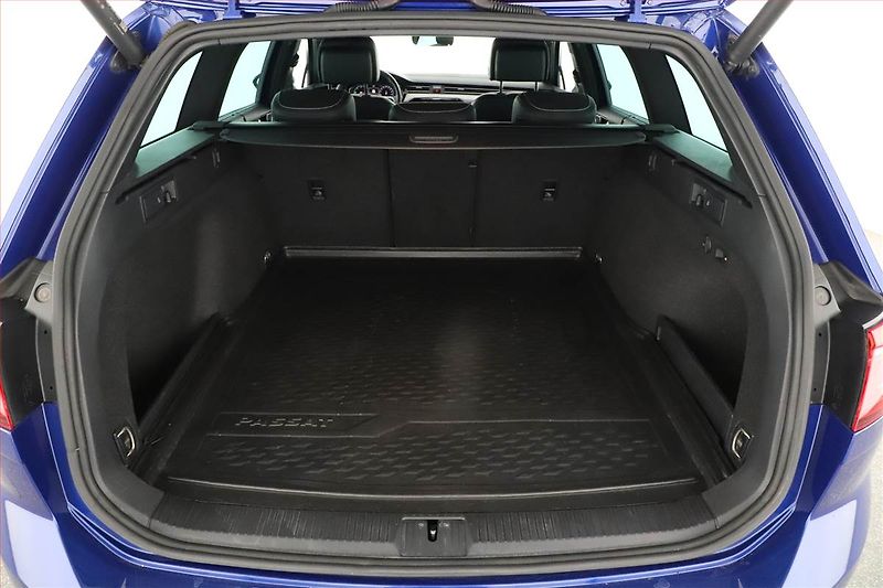 Volkswagen Passat (2022) 2.0 TDI - fotka 11 z 27