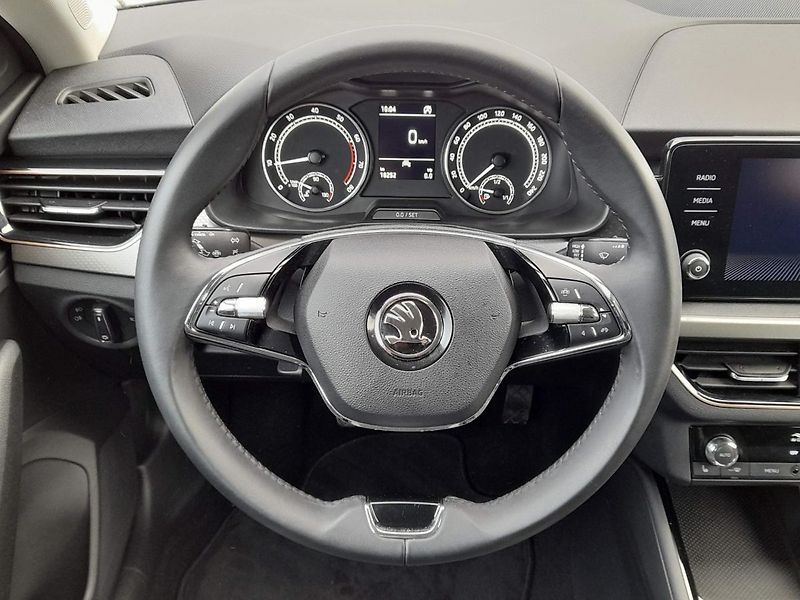 Škoda Scala Style Plus 1.0 TSI 81kW 6MP - fotka 25 z 28