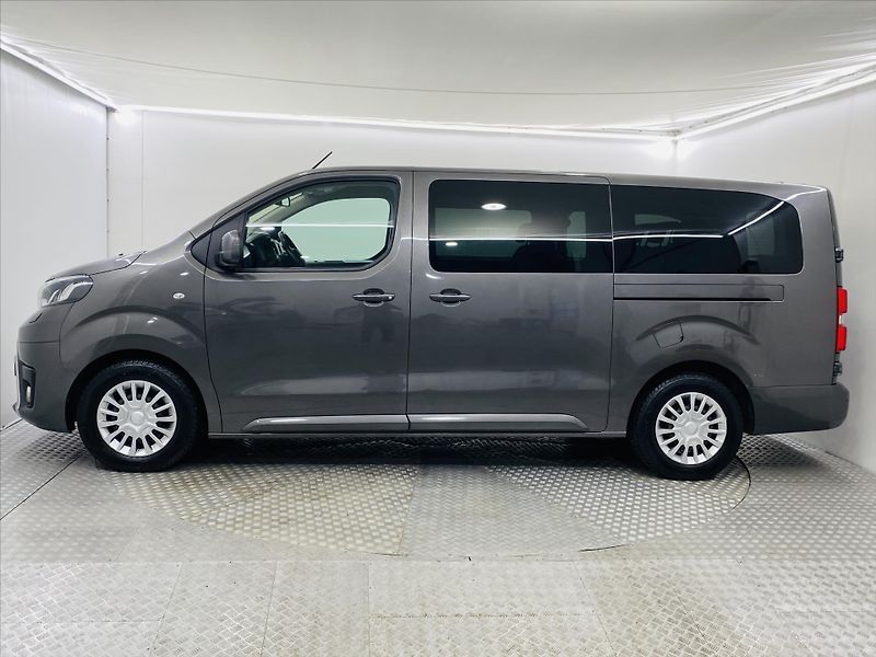 Toyota ProAce Verso 2,0 D-4D 106kW 8Míst - fotka 3 z 25