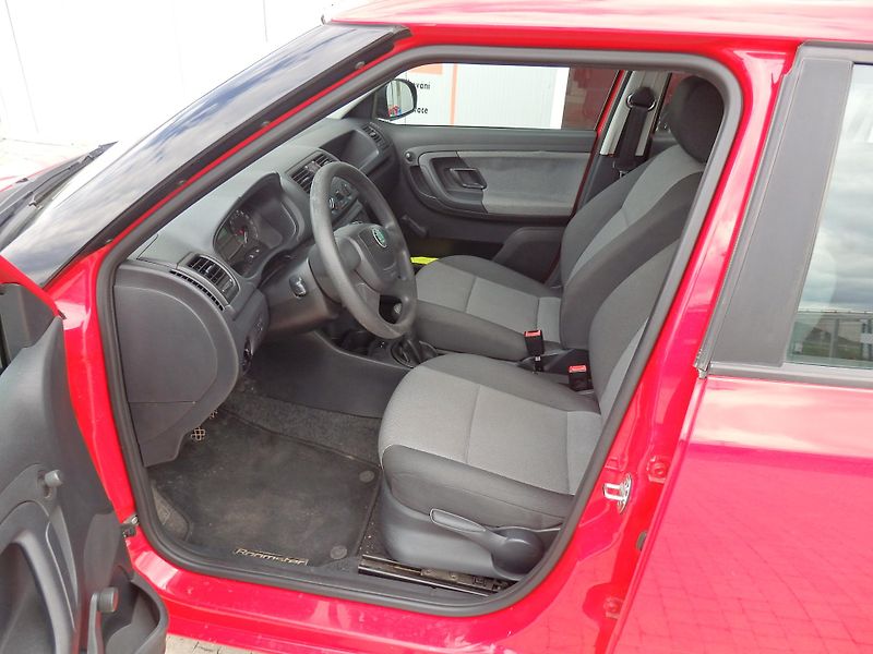 Škoda Fabia 1,2HTP 51kW 4x AIRBAG, KLIMA - fotka 6 z 14