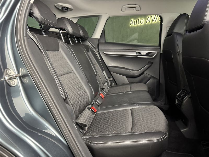 Škoda Karoq 1,5 TSi  DSG Style LED Kamera - fotka 13 z 44