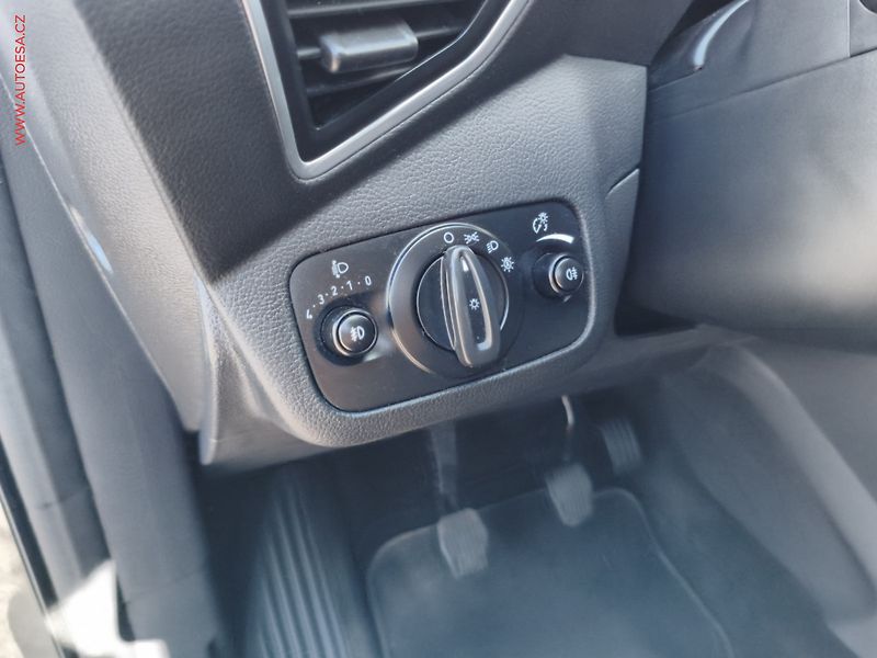 Ford Kuga (2015) 2.0 TDCi, Titanium - fotka 18 z 19
