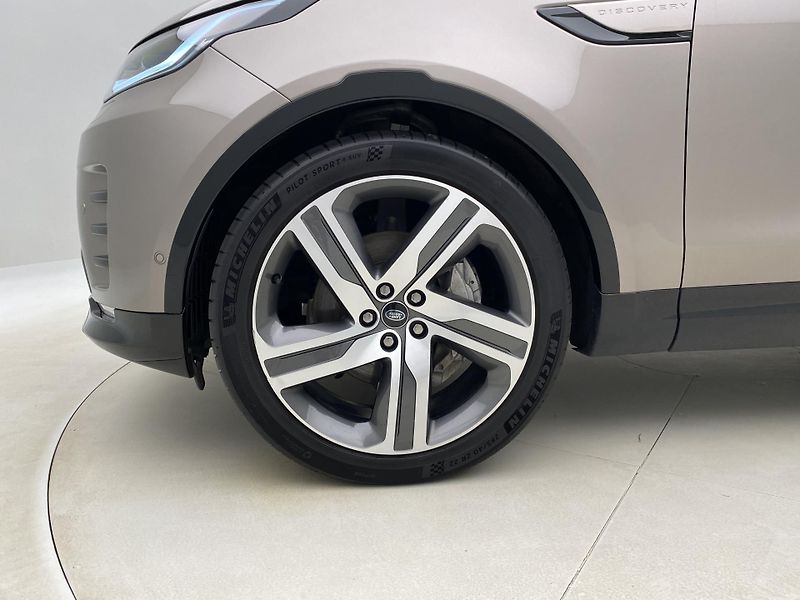 Land Rover Discovery D300 HSE R-DYNAMIC AWD AUT 7m - fotka 40 z 60