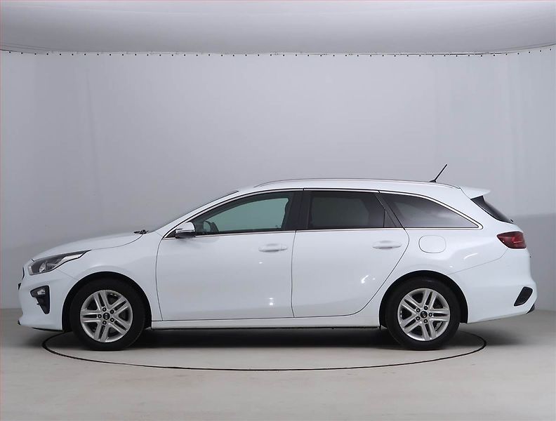 Kia Ceed (2019) 1.4 T-GDI, Serv.kniha - fotka 3 z 18