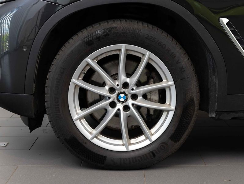 BMW X4 xDrive30i - fotka 6 z 21