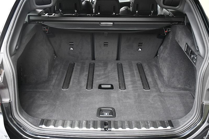 BMW Řada 3 320D xDrive M-SPORT ČR 1.M - fotka 39 z 47