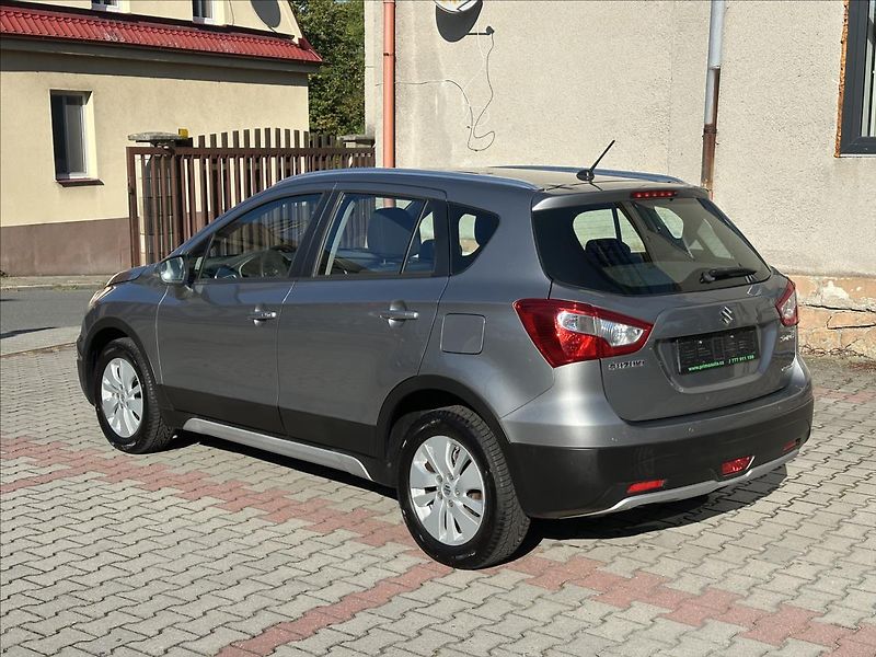 Suzuki SX4 S-Cross 1,6 4x4 AUTOMAT - fotka 7 z 28