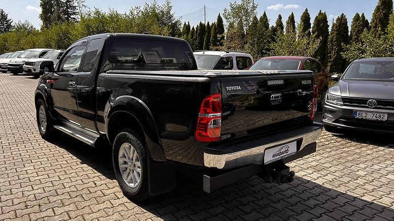 Toyota Hilux 2.5 DiD King Cab  - fotka 6 z 15