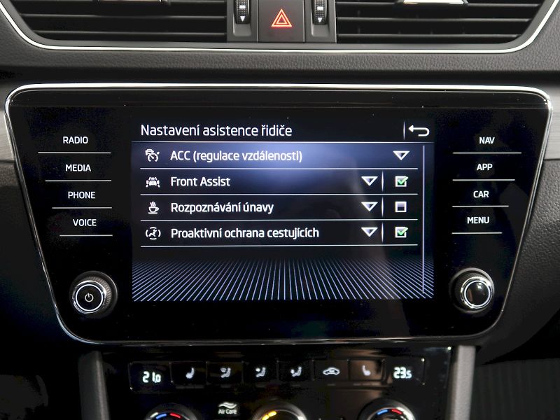 Škoda Superb (2021) STYLE 2.0TDI 110KW TAŽNÉ - fotka 29 z 40