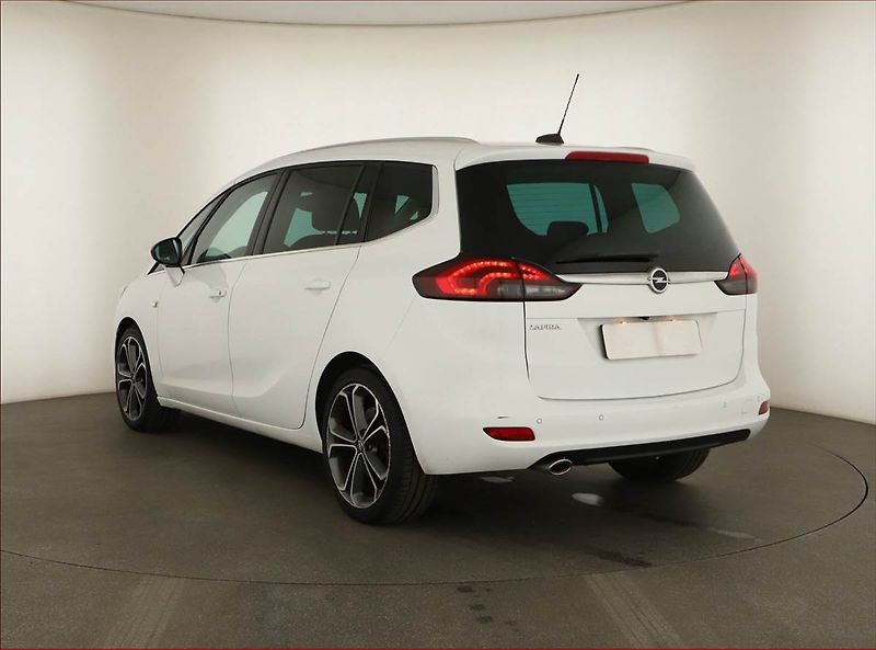 Opel Zafira (2019) 1.6 Turbo, 7 míst, Navi - fotka 4 z 14