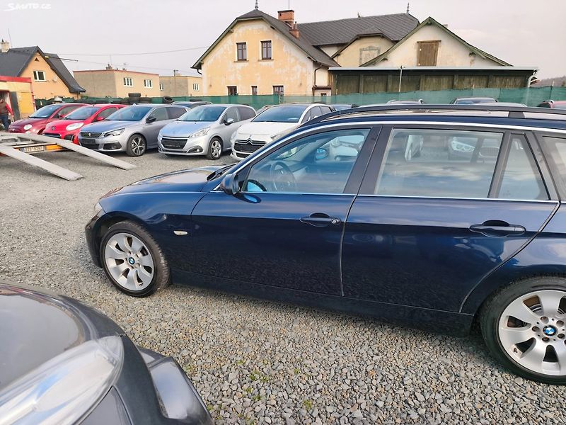 BMW Řada 3 (2008) - fotka 7 z 46