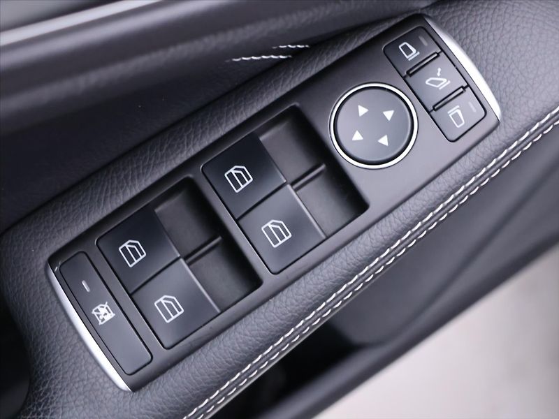 Mercedes-Benz CLA 2,0 250 155kW 4Matic Xenon - fotka 17 z 39