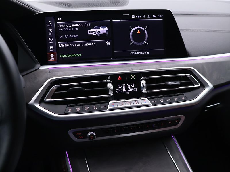BMW X5 3,0 210kW XDrive30d CZ DPH - fotka 21 z 42