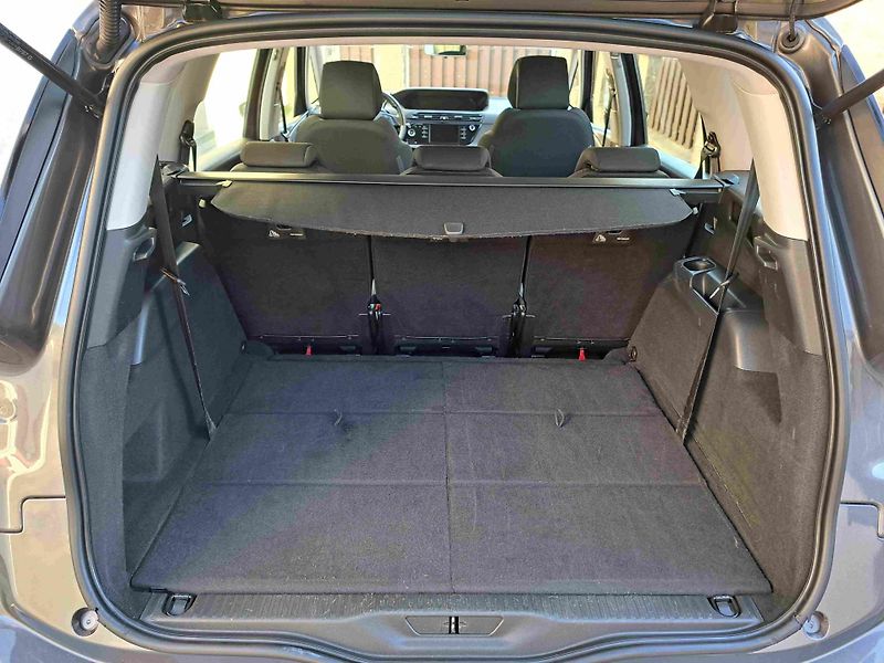 Citroën Grand C4 SpaceTourer (2021) 1,5 HDI EAT8  - fotka 18 z 23