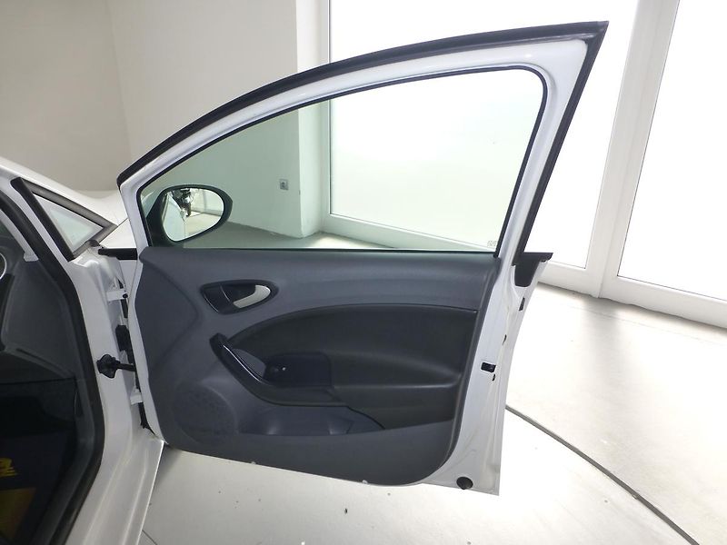 Seat Ibiza (2011) 1,6TDI-77KW**ALU**VYHŘ.SEDADLA - fotka 14 z 20