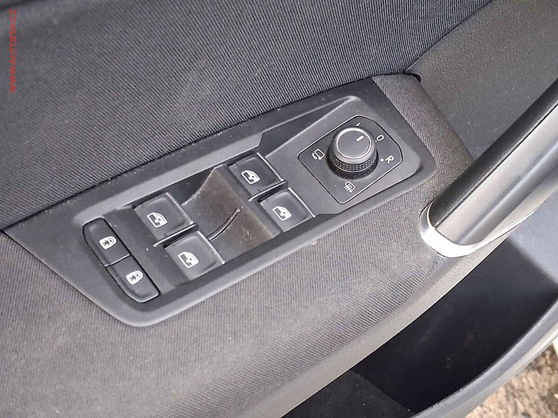 Volkswagen Touran (2019) 2.0 TDi, 2.maj,ČR, DSG, LED - fotka 11 z 16