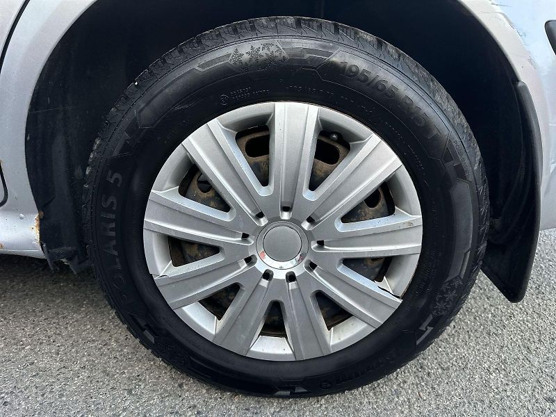 Škoda Octavia (2008) Combi 1.9 TDI Tour - fotka 20 z 24
