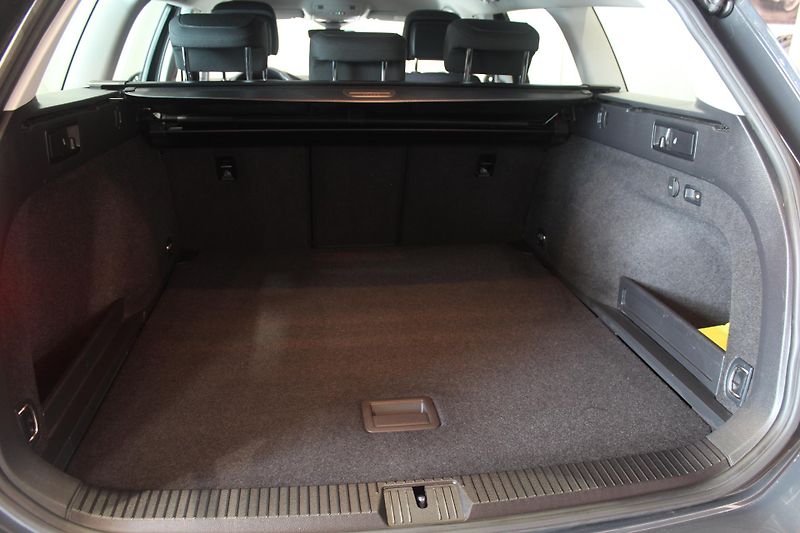 Volkswagen Passat (2021) 2.0TDI DSG Model 2022 - fotka 19 z 35