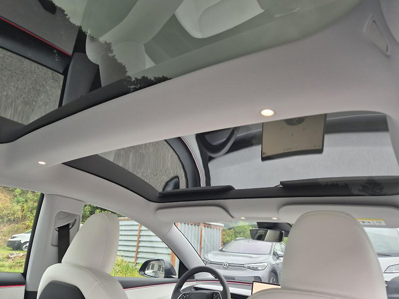 Tesla Model 3 LONG RANGE DUAL MOTOR SOH 93,5 - fotka 44 z 48