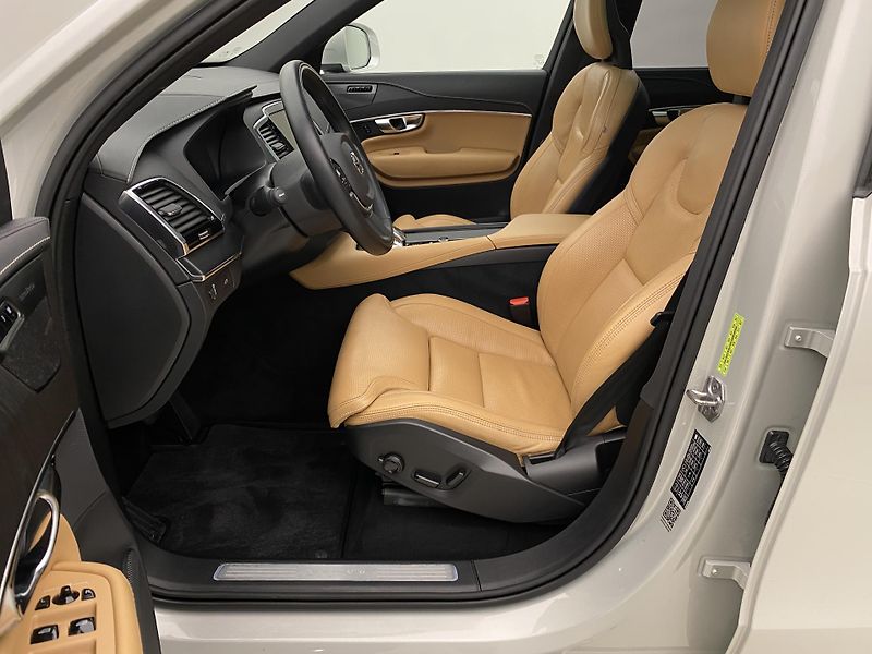 Volvo XC90 B6 AWD INSCRIPTION AUT CZ 7m - fotka 3 z 55