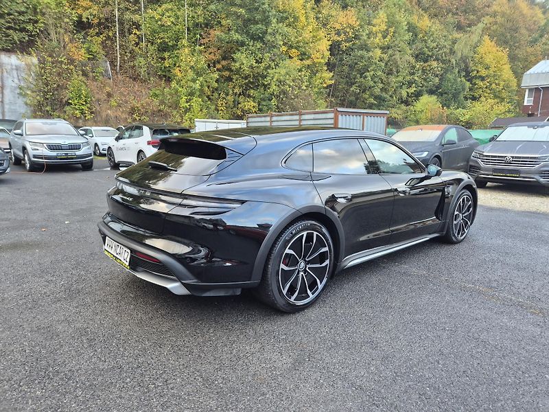 Porsche Taycan Cross Turisno 4S 93kWH  92,6% - fotka 5 z 46