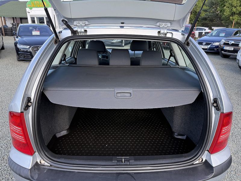 Škoda Octavia 1.6i TOUR - fotka 12 z 13