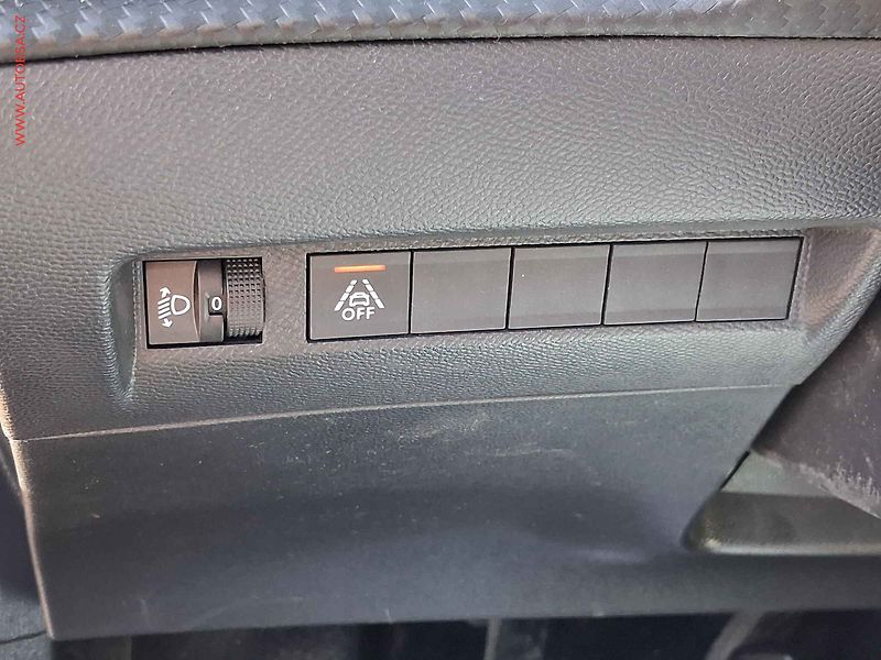 Peugeot 208 (2020) 1.2 PT, Active, LED - fotka 15 z 20